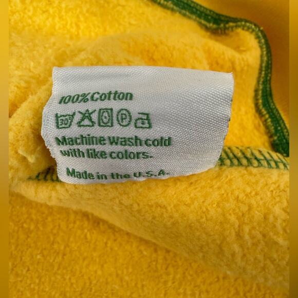 NWOT Made Some Souvenirs Sagrada Familia Sweatshirt Yellow Size Medium - Picture 7 of 9